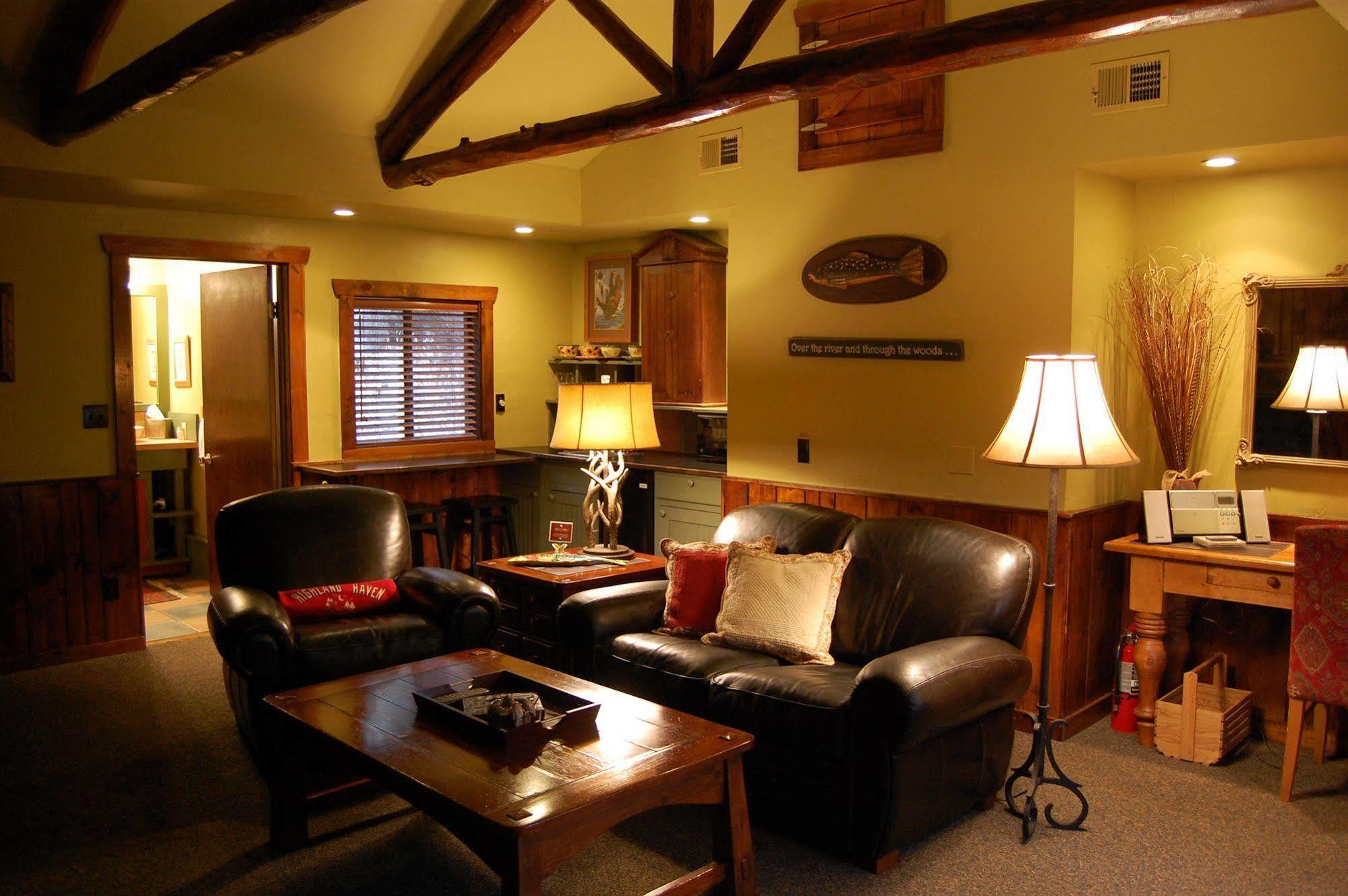 Highland Haven Creekside Inn Evergreen Exteriér fotografie