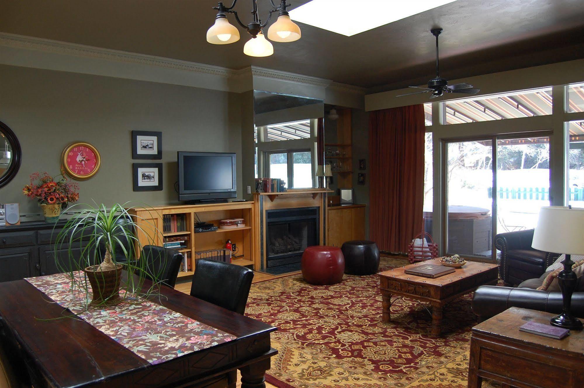 Highland Haven Creekside Inn Evergreen Exteriér fotografie