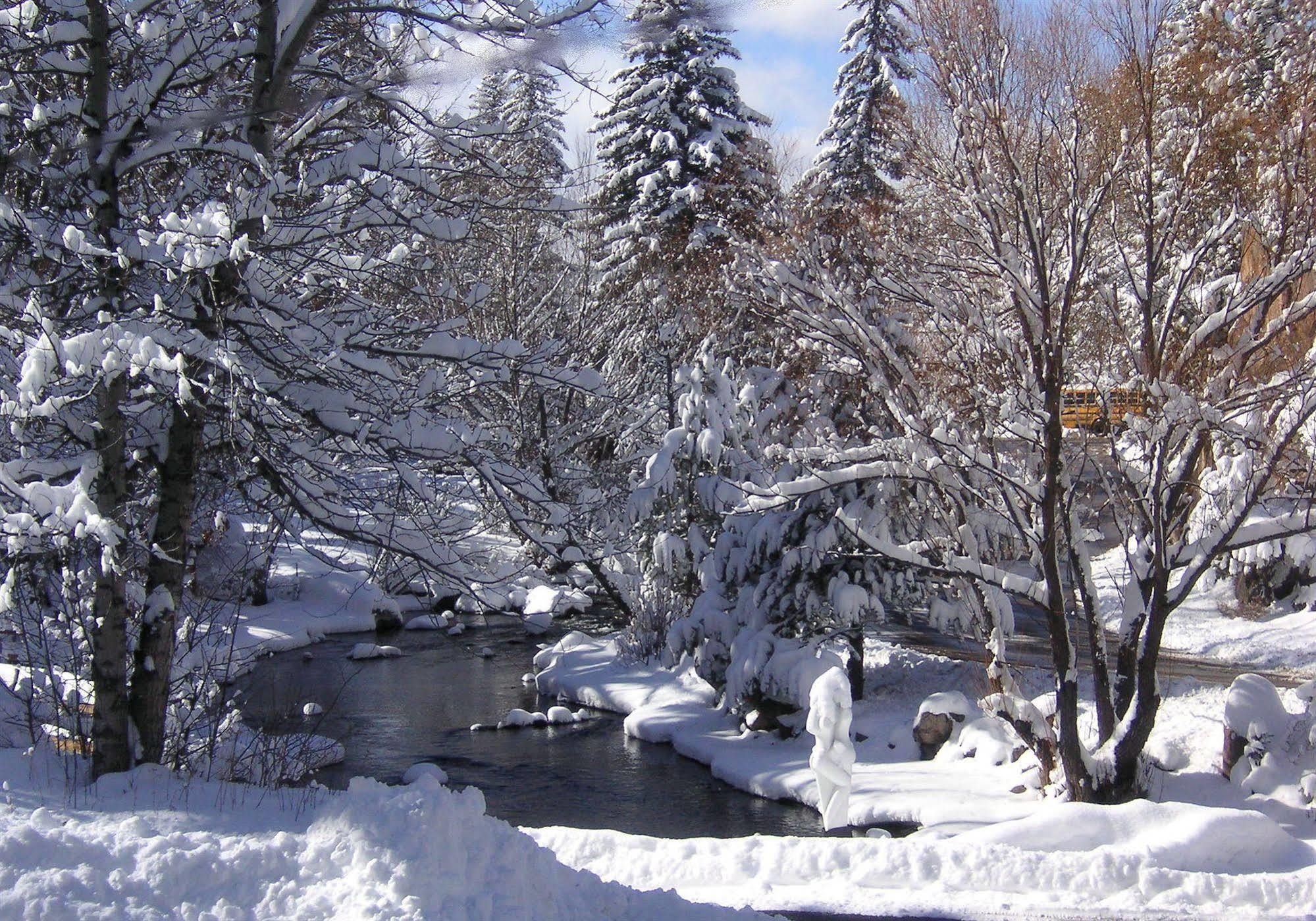 Highland Haven Creekside Inn Evergreen Exteriér fotografie
